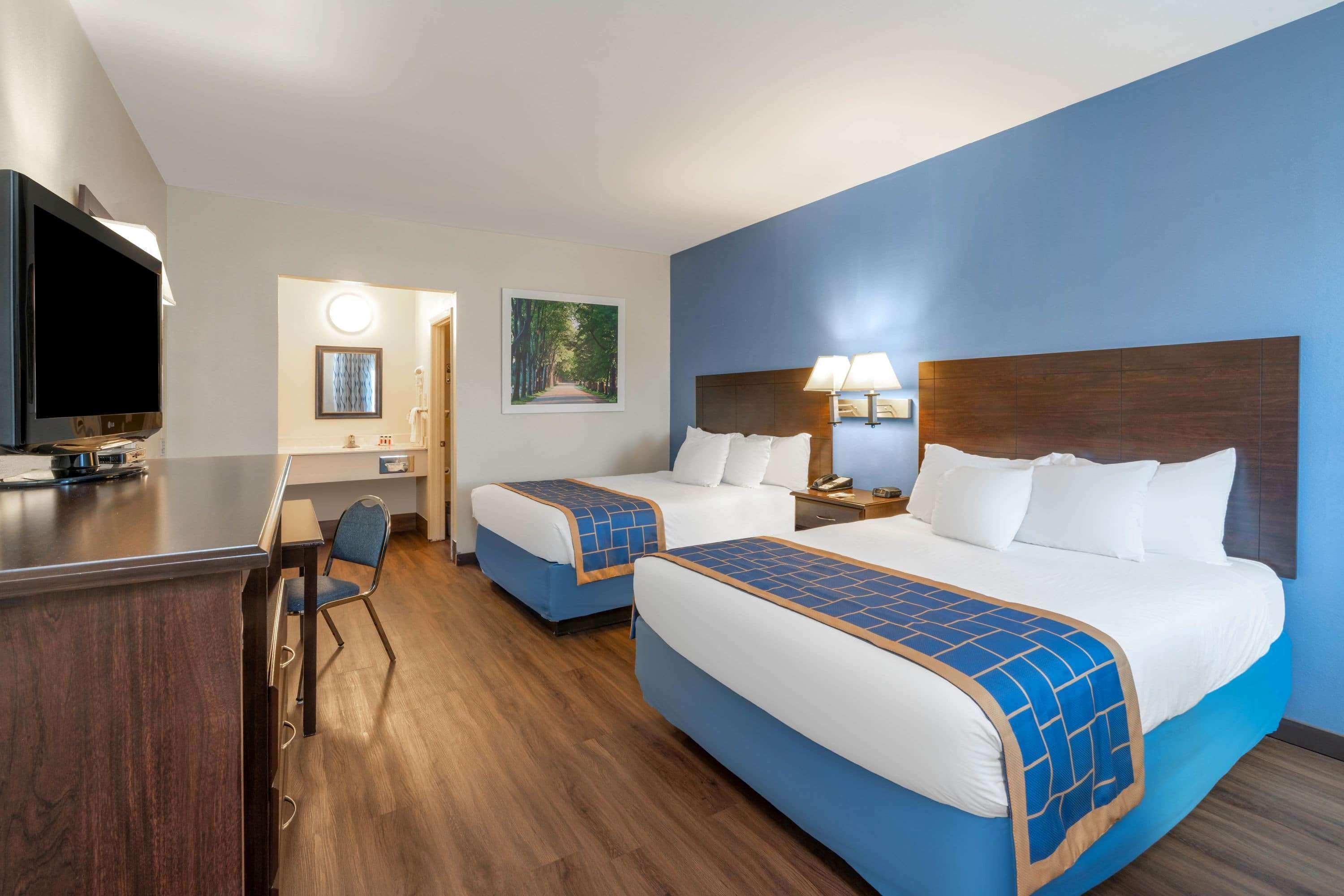 Days Inn By Wyndham Grants Exterior photo