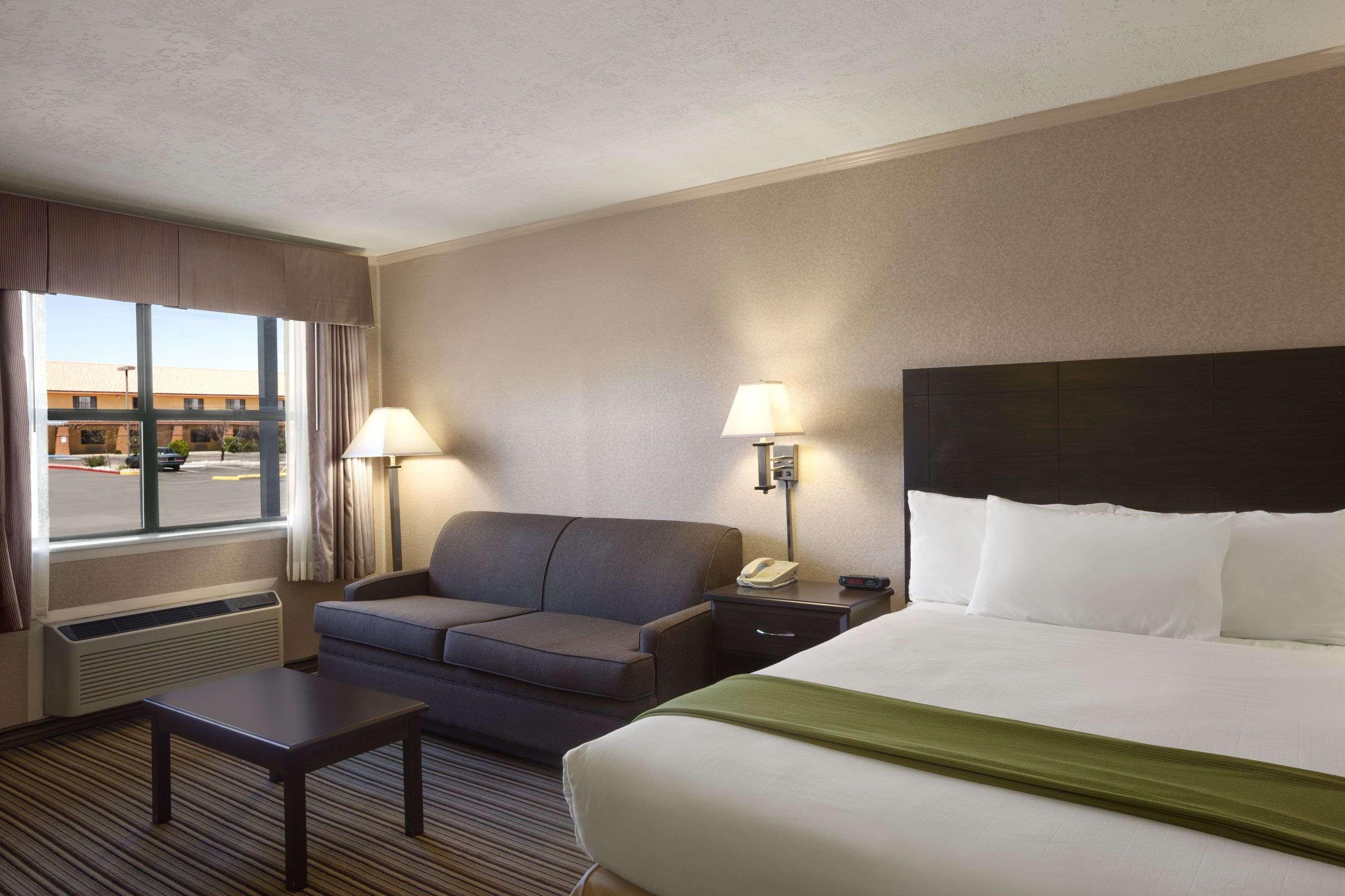 Days Inn By Wyndham Grants Exterior photo