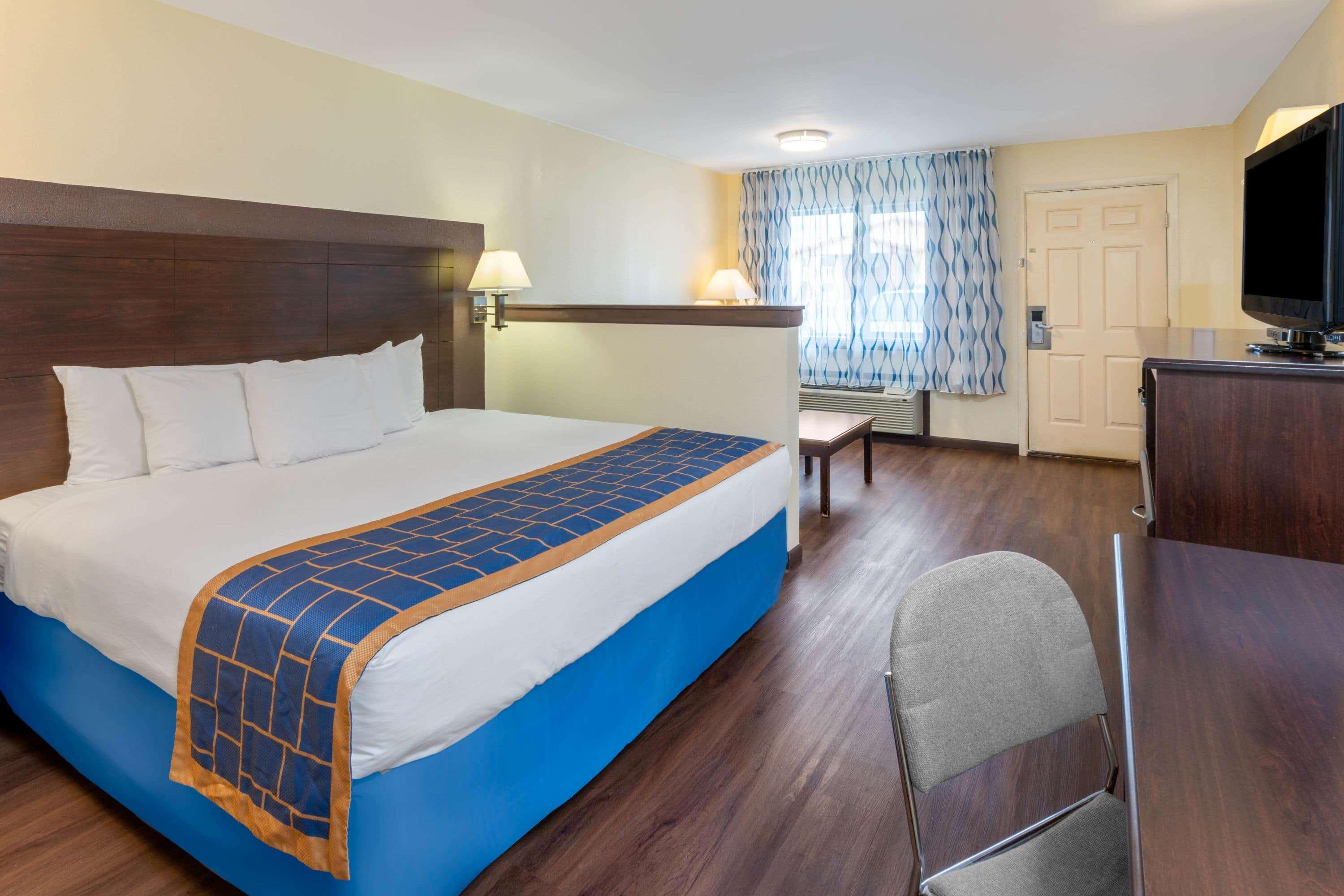 Days Inn By Wyndham Grants Exterior photo