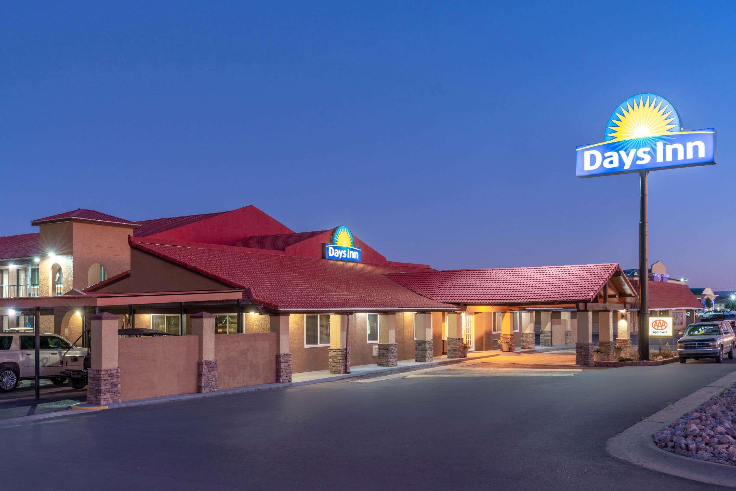 Days Inn By Wyndham Grants Exterior photo